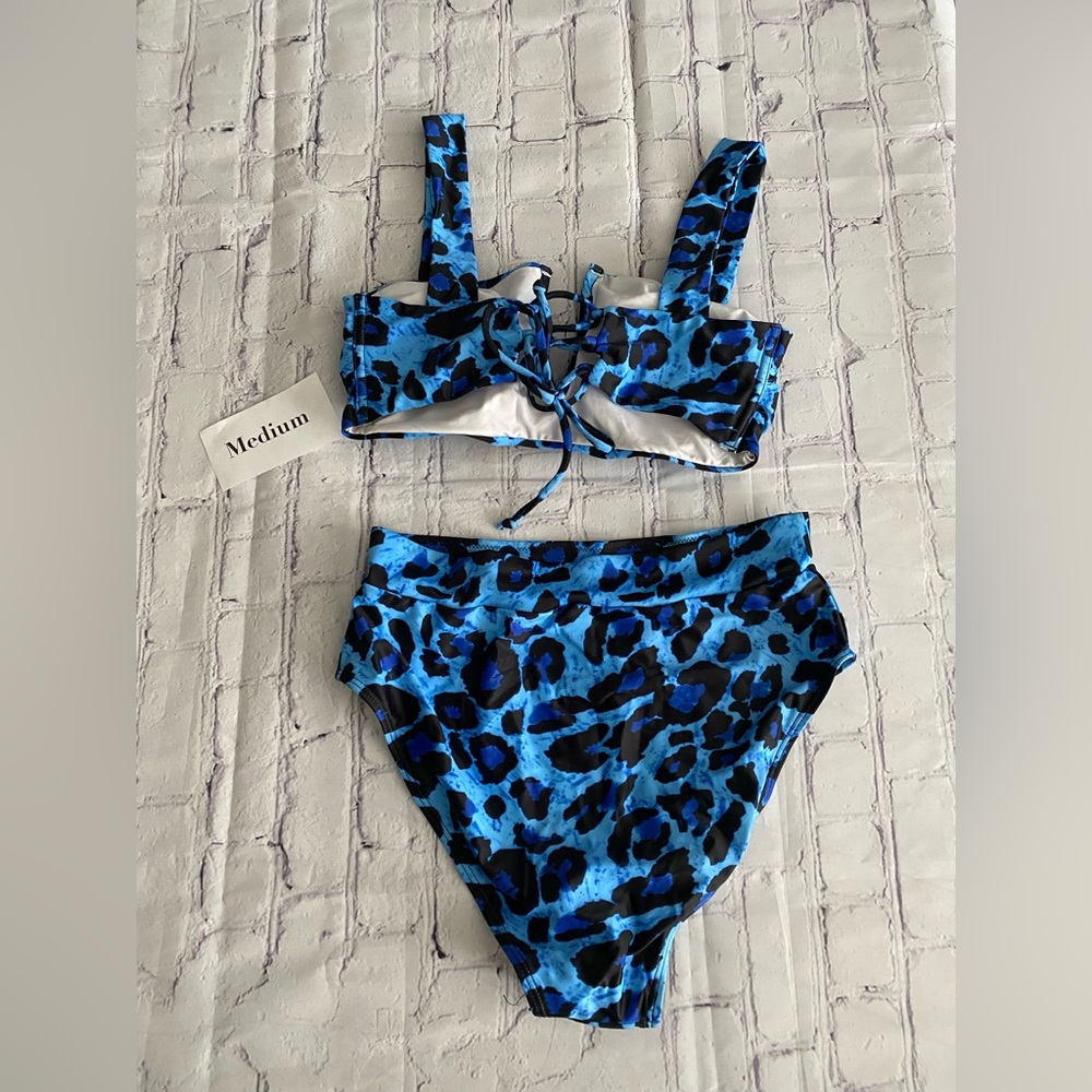 Two piece blue leopard - Picture 2 of 2